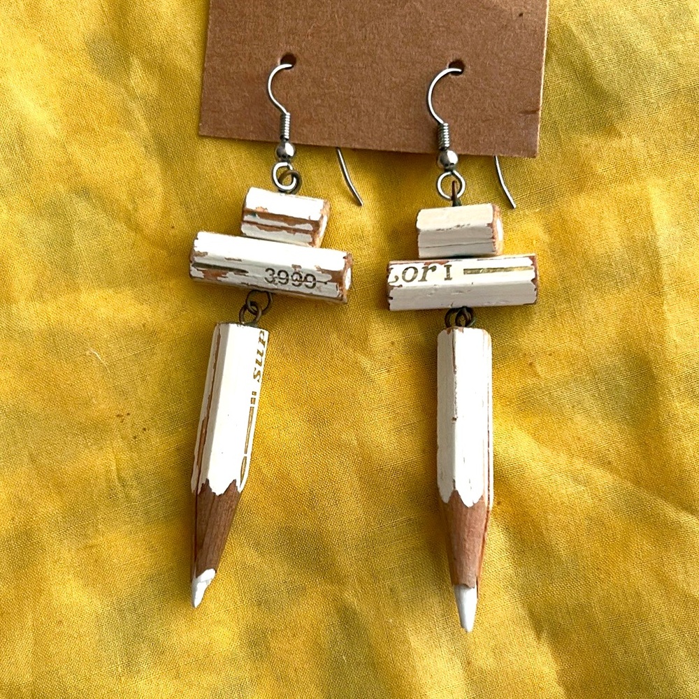 Vintage 1980’s Unique White Pencil Earrings - Picture 2 of 16